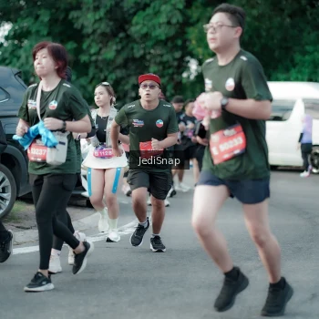 Runner Photo 3911840