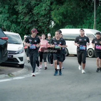 Runner Photo 3911866
