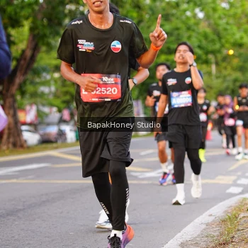 Runner Photo 3912535