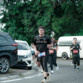 Runner Photo 3912645