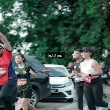 Runner Photo 3913575