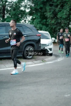 Runner Photo 3913600