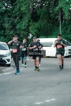 Runner Photo 3913672