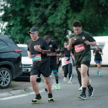 Runner Photo 3913725