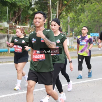 Runner Photo 3914759