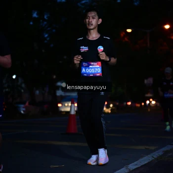Runner Photo 3915417