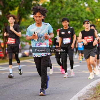 Runner Photo 3915645