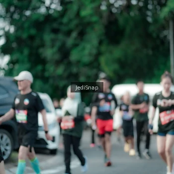 Runner Photo 3915685