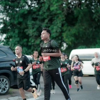 Runner Photo 3915731