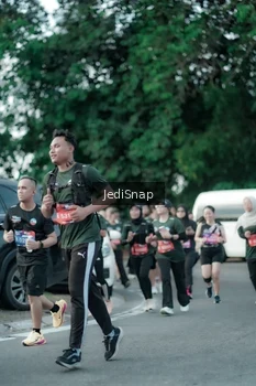 Runner Photo 3915759