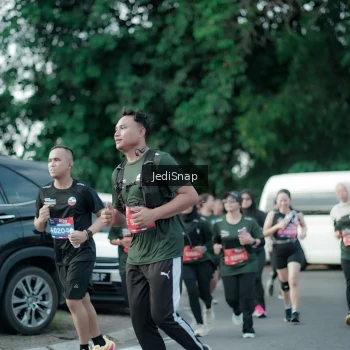 Runner Photo 3915776