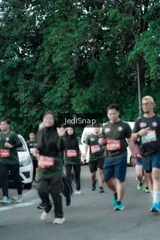 Runner Photo 3916225