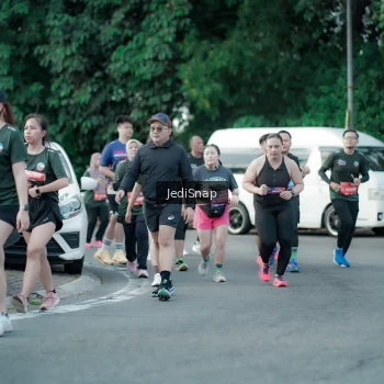 Runner Photo 3916425