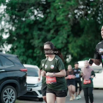 Runner Photo 3916587