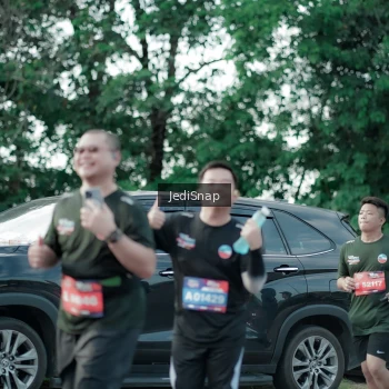 Runner Photo 3916765