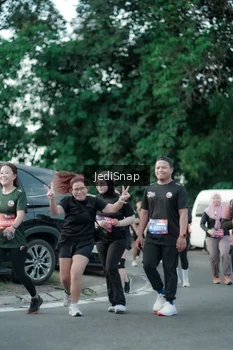 Runner Photo 3916871