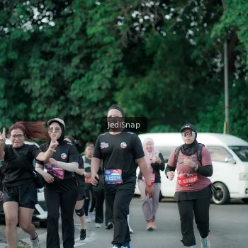 Runner Photo 3916873