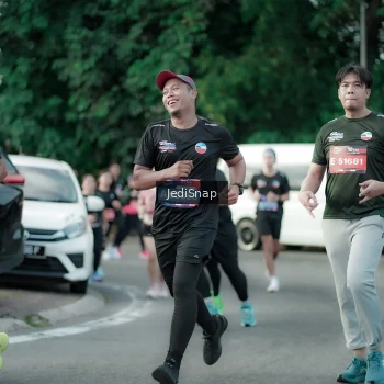 Runner Photo 3920766