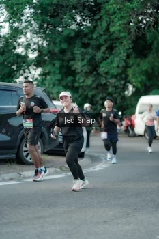 Runner Photo 3921676