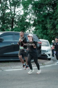 Runner Photo 3921697