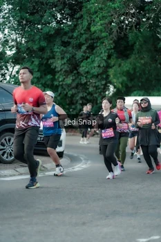 Runner Photo 3921925