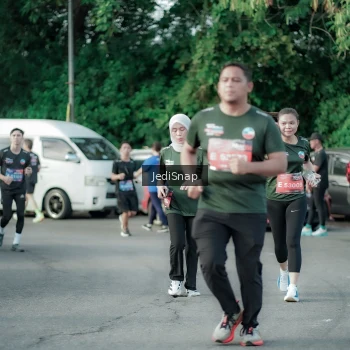 Runner Photo 3923376