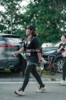 Runner Photo 3923575