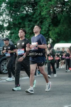 Runner Photo 3923979