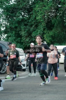Runner Photo 3924112
