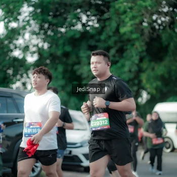 Runner Photo 3924917