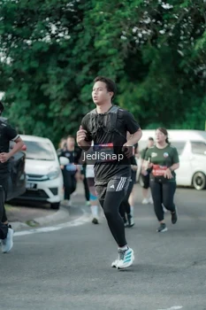 Runner Photo 3924940