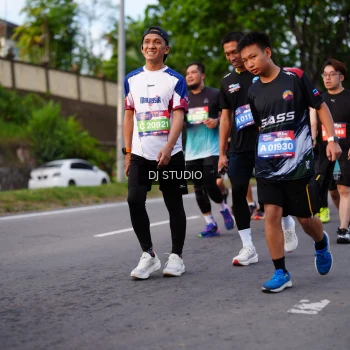 Runner Photo 3925865