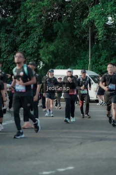 Runner Photo 3926565