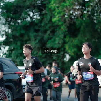 Runner Photo 3933016