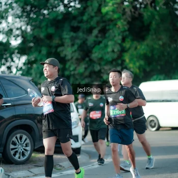 Runner Photo 3933076