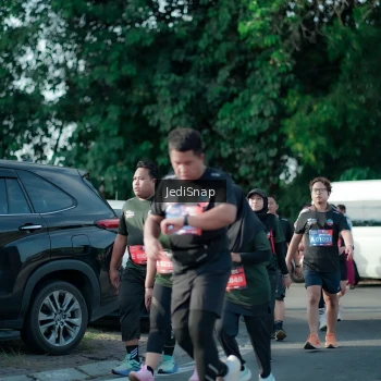 Runner Photo 3933865