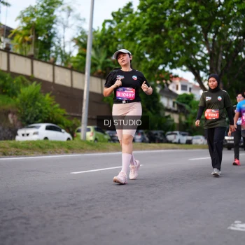 Runner Photo 3933979