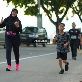 Runner Photo 3934342