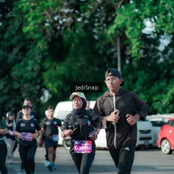 Runner Photo 3934394