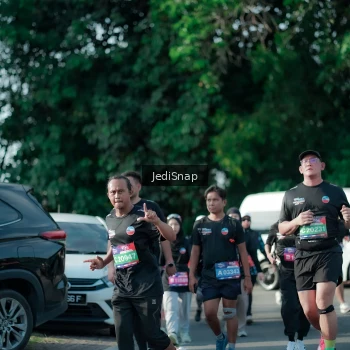 Runner Photo 3934446