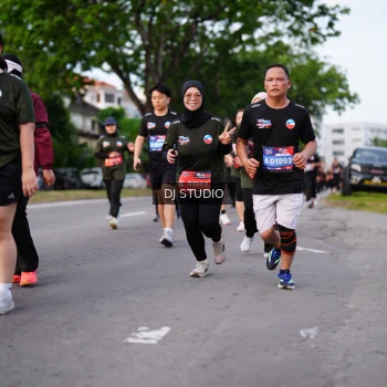 Runner Photo 3934685