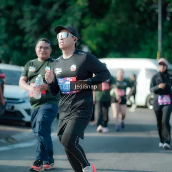 Runner Photo 3934733