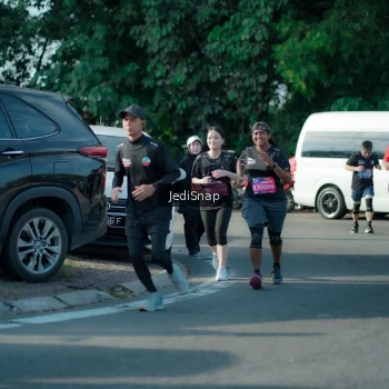 Runner Photo 3935075