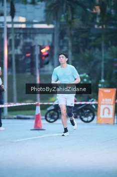 Runner Photo 3936843