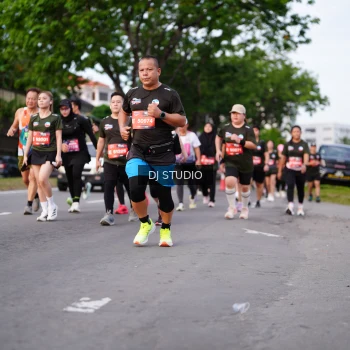 Runner Photo 3937376