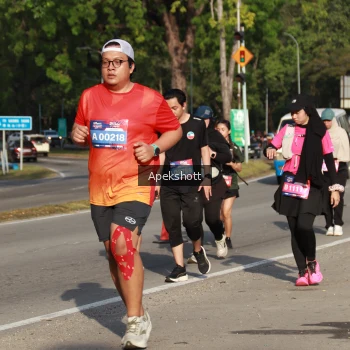 Runner Photo 3937642