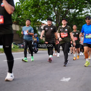 Runner Photo 3941217