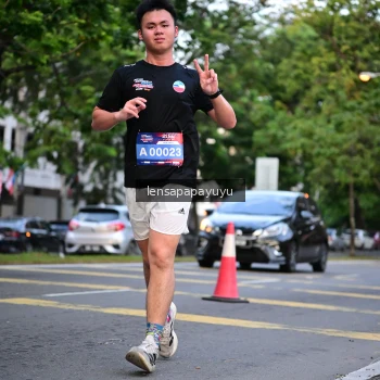 Runner Photo 3943665