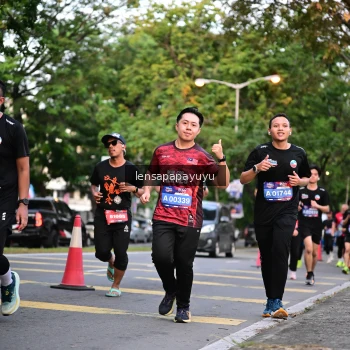 Runner Photo 3945704