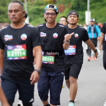 Runner Photo 3946533